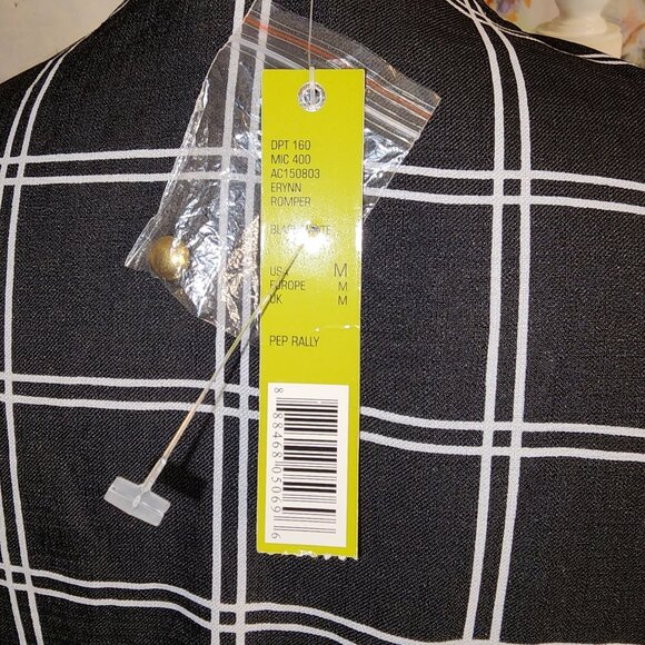 NWT-Women’s Black & White Checkered 3/4 Sleeve V-Neck Romper -Gianni Bini - Picture 5 of 7